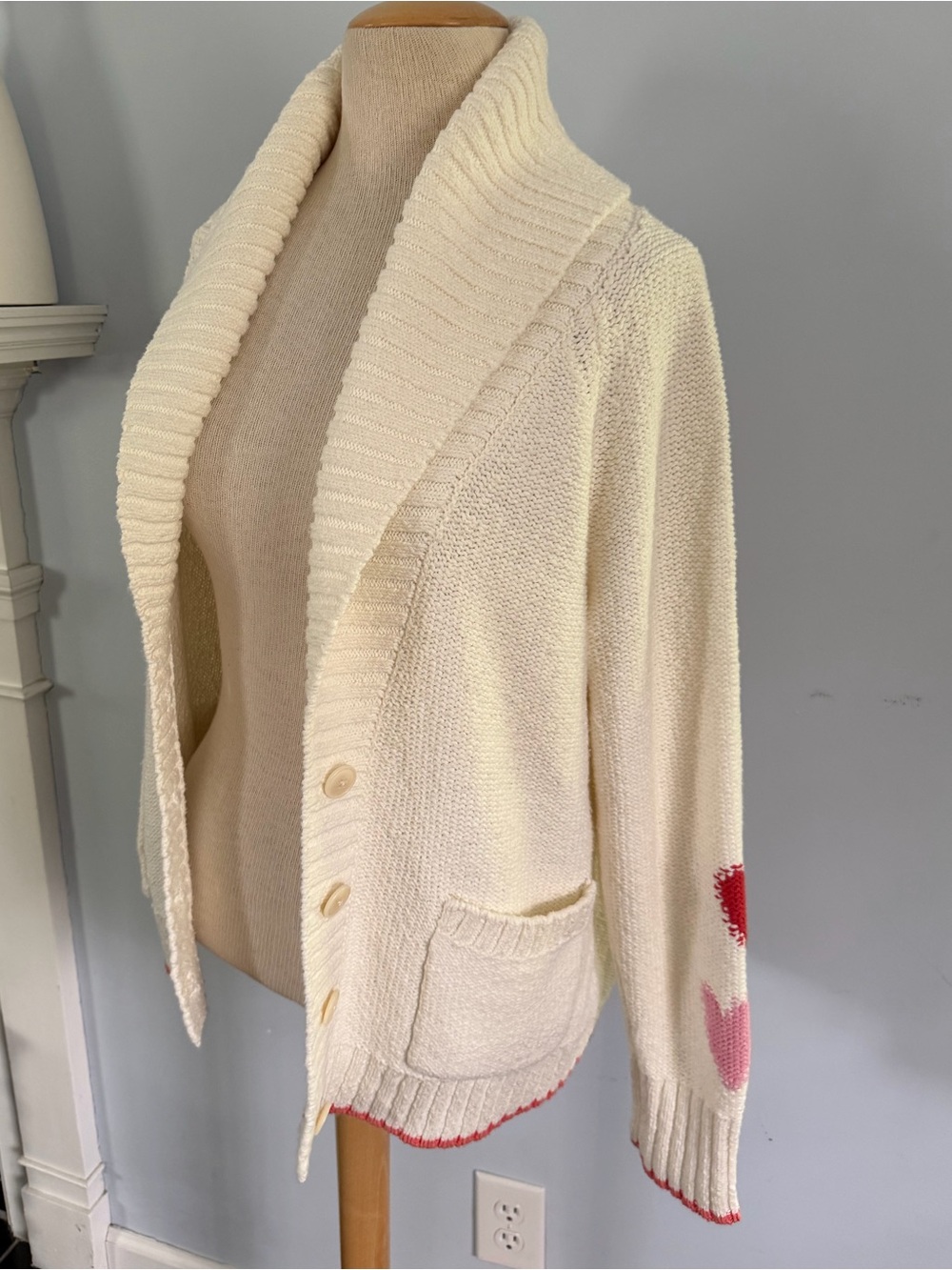 Anthro Heart Cardigan in ivory cream w/ pink & red, shawl collar, cotton Sz M - Picture 4 of 8